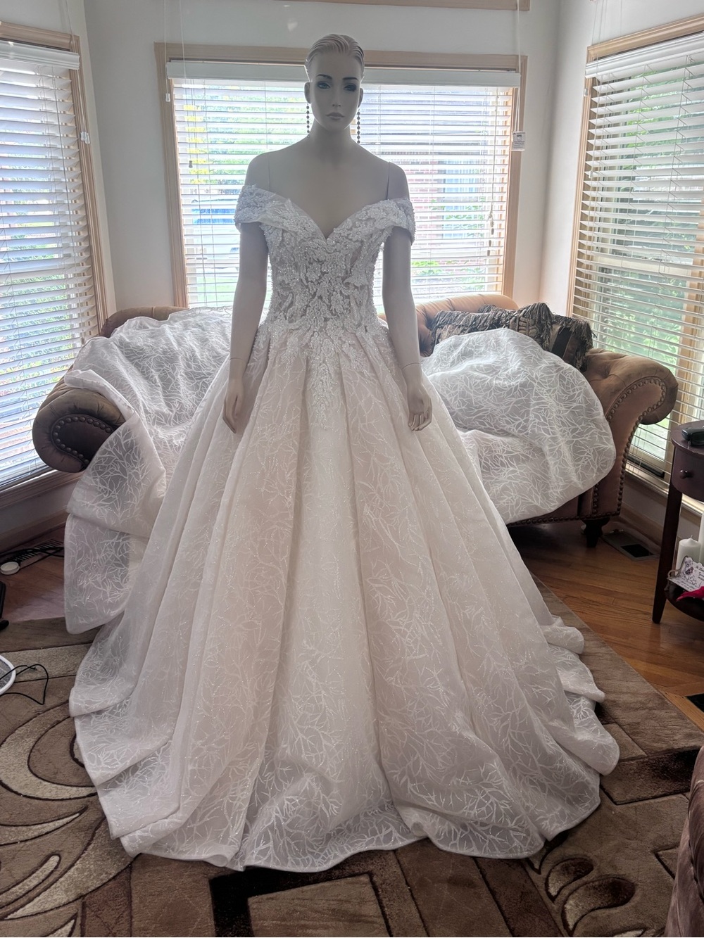 ✨ STUNNING PRINCESS BALL GOWN WEDDING DRESS – SIZE 8–10 ✨